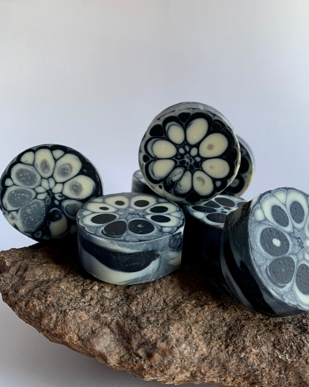 Mini mandalas ziepes sejai un ķermenim, baltais māls - ogle