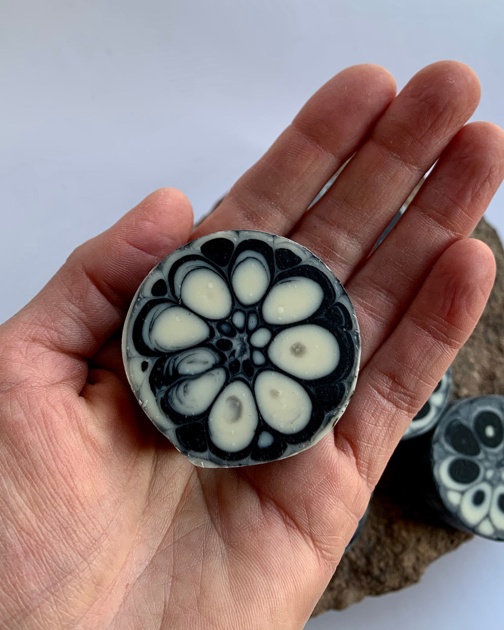 Mini mandalas ziepes sejai un ķermenim, baltais māls - ogle